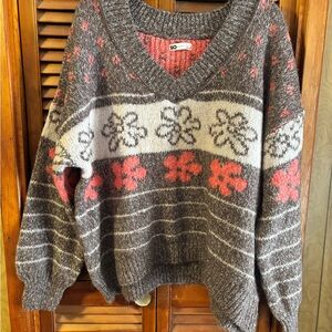 SO Women's V-Neck Sweater - Gray and Pink Floral